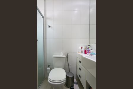 Apartamento à venda com 84m², 2 quartos e 2 vagasBanheiro da Suíte