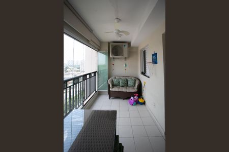 Apartamento à venda com 84m², 2 quartos e 2 vagasVaranda