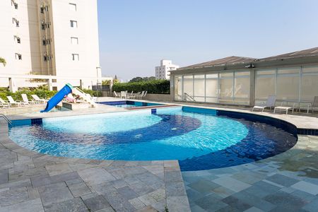 Apartamento à venda com 84m², 2 quartos e 2 vagasÁrea comum - Piscina