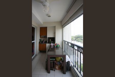 Apartamento à venda com 84m², 2 quartos e 2 vagasVaranda