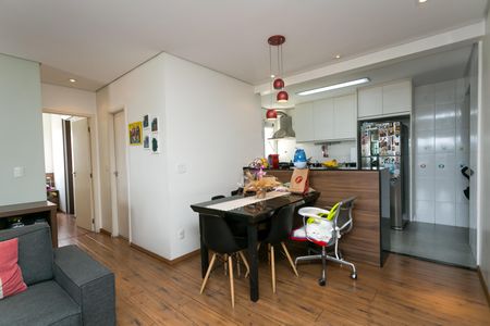 Apartamento à venda com 84m², 2 quartos e 2 vagasSala
