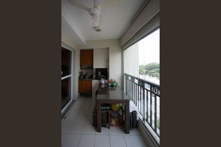 Apartamento à venda com 84m², 2 quartos e 2 vagasVaranda