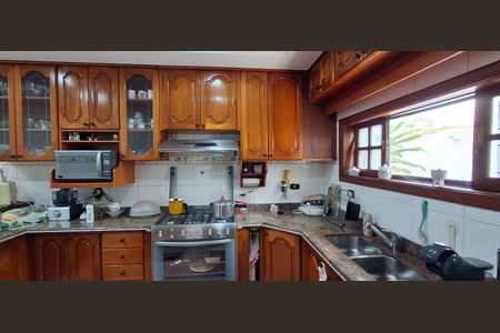 Casa à venda com 350m², 4 quartos e 4 vagasCozinha