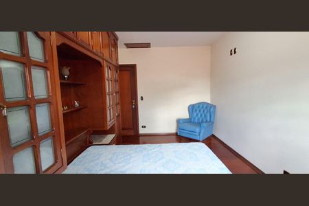 Casa à venda com 350m², 4 quartos e 4 vagasSuíte 1