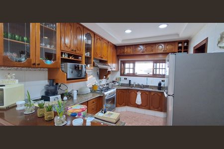 Casa à venda com 350m², 4 quartos e 4 vagasCozinha