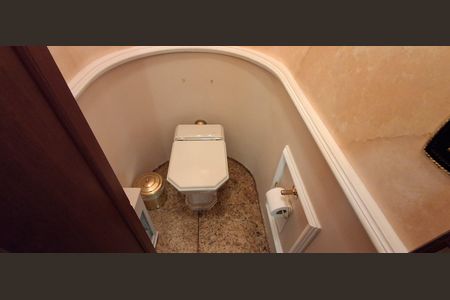 Casa à venda com 350m², 4 quartos e 4 vagasLavabo