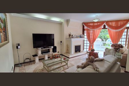 Casa à venda com 350m², 4 quartos e 4 vagasSala suíte Master