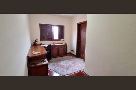 Casa à venda com 350m², 4 quartos e 4 vagasSuíte 2