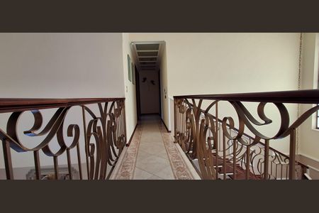 Casa à venda com 350m², 4 quartos e 4 vagasCorredor