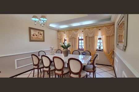 Casa à venda com 350m², 4 quartos e 4 vagasSala de jantar
