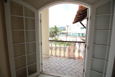 Casa de condomínio à venda com 467m², 6 quartos e 4 vagasQuarto 5 - Varanda/Vista da Suíte