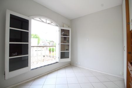 Casa de condomínio à venda com 467m², 6 quartos e 4 vagasQuarto 2