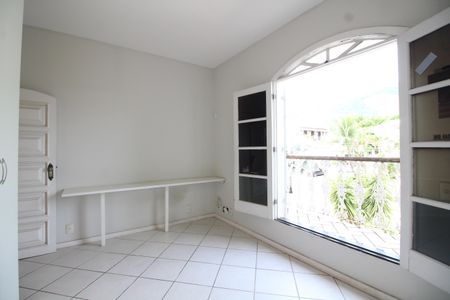 Casa de condomínio à venda com 467m², 6 quartos e 4 vagasQuarto 2