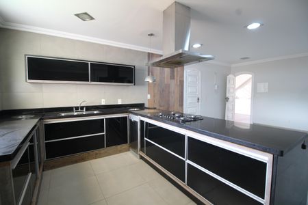 Casa de condomínio à venda com 467m², 6 quartos e 4 vagasCozinha