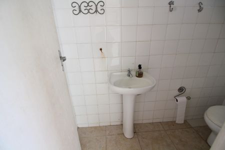 Casa de condomínio à venda com 467m², 6 quartos e 4 vagasBanheiro de Serviço 2