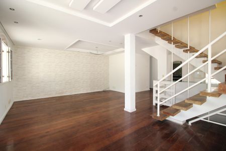 Casa de condomínio à venda com 467m², 6 quartos e 4 vagasSala 1