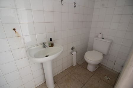 Casa de condomínio à venda com 467m², 6 quartos e 4 vagasBanheiro de Serviço 2