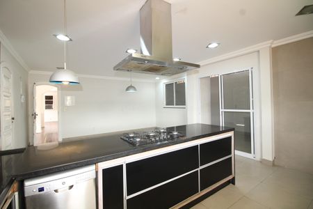 Casa de condomínio à venda com 467m², 6 quartos e 4 vagasCozinha