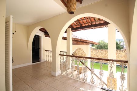 Casa de condomínio à venda com 467m², 6 quartos e 4 vagasBanheiro de Serviço 2