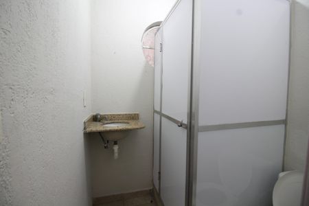 Casa de condomínio à venda com 467m², 6 quartos e 4 vagasBanheiro de Serviço