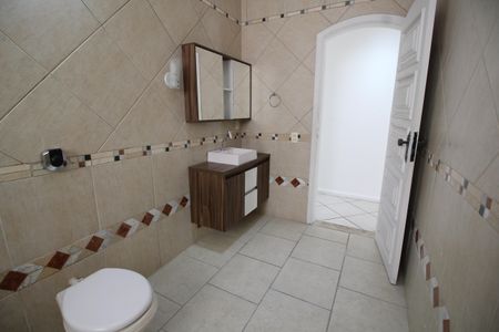 Casa de condomínio à venda com 467m², 6 quartos e 4 vagasBanheiro Social