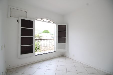 Casa de condomínio à venda com 467m², 6 quartos e 4 vagasQuarto 1