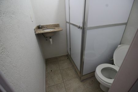 Casa de condomínio à venda com 467m², 6 quartos e 4 vagasBanheiro de Serviço