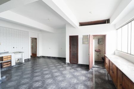 Casa à venda com 200m², 4 quartos e 1 vaga Casa à venda com 200m², 4 quartos e 1 vagaÁrea de Serviço