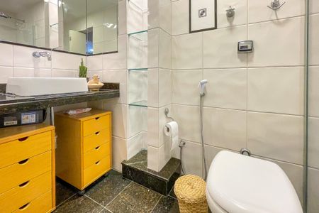 Apartamento para alugar com 113m², 2 quartos e 1 vaga Apartamento para alugar com 113m², 2 quartos e 1 vagaBanheiro