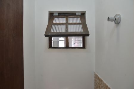 Casa à venda com 380m², 5 quartos e 2 vagasBanheiro 2