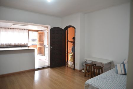 Casa à venda com 380m², 5 quartos e 2 vagasQuarto 5