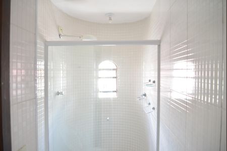 Casa à venda com 380m², 5 quartos e 2 vagasBanheiro 2