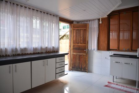 Casa à venda com 380m², 5 quartos e 2 vagascozinha 2