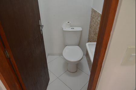 Casa à venda com 380m², 5 quartos e 2 vagasBanheiro 2