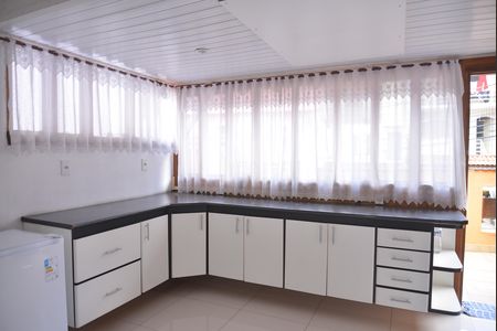 Casa à venda com 380m², 5 quartos e 2 vagascozinha 2