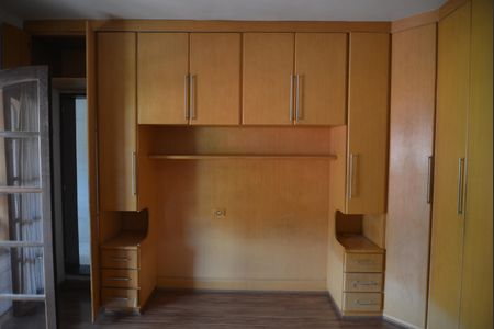 Casa à venda com 380m², 5 quartos e 2 vagasQuarto 4