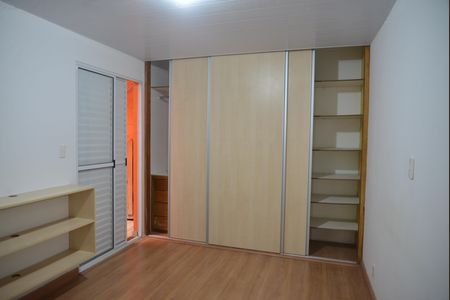 Casa à venda com 380m², 5 quartos e 2 vagasQuarto 6