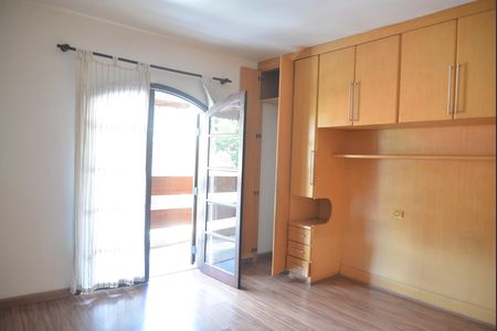 Casa à venda com 380m², 5 quartos e 2 vagasQuarto 4