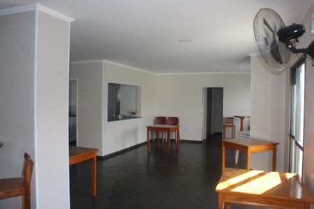 Apartamento à venda com 76m², 2 quartos e 2 vagasÁrea comum - Salão de festas