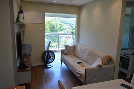 Apartamento à venda com 72m², 3 quartos e 1 vaga Apartamento à venda com 72m², 3 quartos e 1 vagaSala