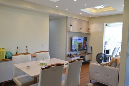 Apartamento à venda com 72m², 3 quartos e 1 vaga Apartamento à venda com 72m², 3 quartos e 1 vagaSala