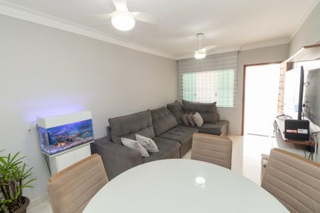 Casa à venda com 120m², 3 quartos e 2 vagasSala