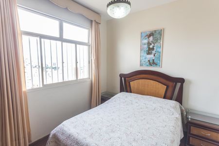 Apartamento à venda com 140m², 4 quartos e 2 vagasQuarto 2