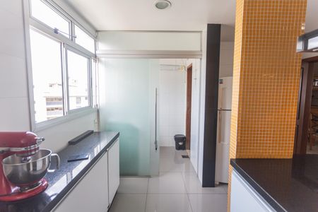 Apartamento à venda com 140m², 4 quartos e 2 vagasCozinha