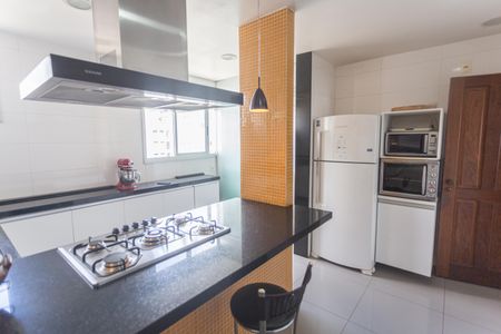 Apartamento à venda com 140m², 4 quartos e 2 vagasCozinha