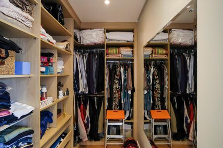 Casa à venda com 465m², 3 quartos e 7 vagasCloset da suíte 1