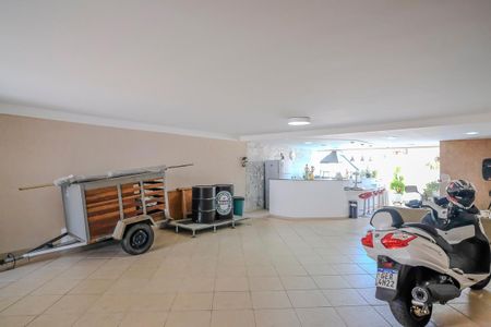 Casa à venda com 465m², 3 quartos e 7 vagasGaragem e área de lazer