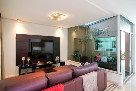 Casa à venda com 465m², 3 quartos e 7 vagasSala