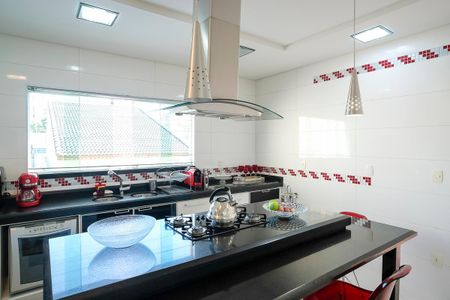 Casa à venda com 465m², 3 quartos e 7 vagasCozinha