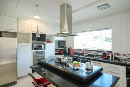 Casa à venda com 465m², 3 quartos e 7 vagasCozinha